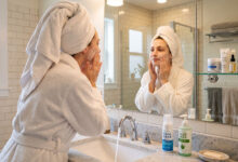 اشتباهات رایج در شستشوی صورت چرا شوینده فعلی شما باعث جوش و خشکی می شود؟